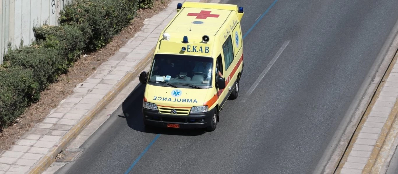 Τροχαίο ατύχημα στην Πατησίων - Ταξί συγκρούστηκε με μοτοσικλέτα